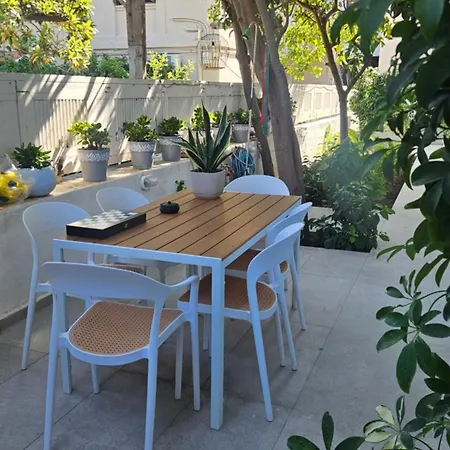 Apartment Oasis 007 *
